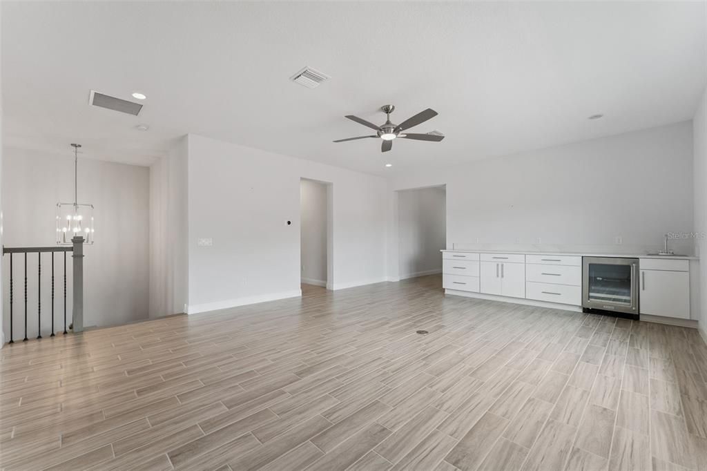 For Sale: $1,750,000 (5 beds, 4 baths, 4039 Square Feet)
