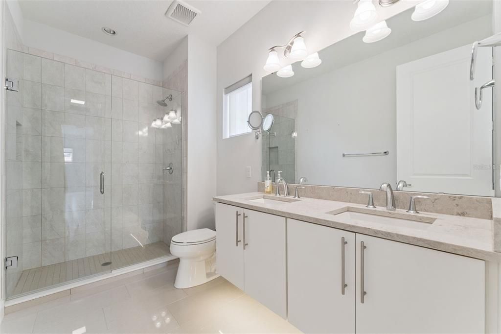 For Sale: $1,750,000 (5 beds, 4 baths, 4039 Square Feet)