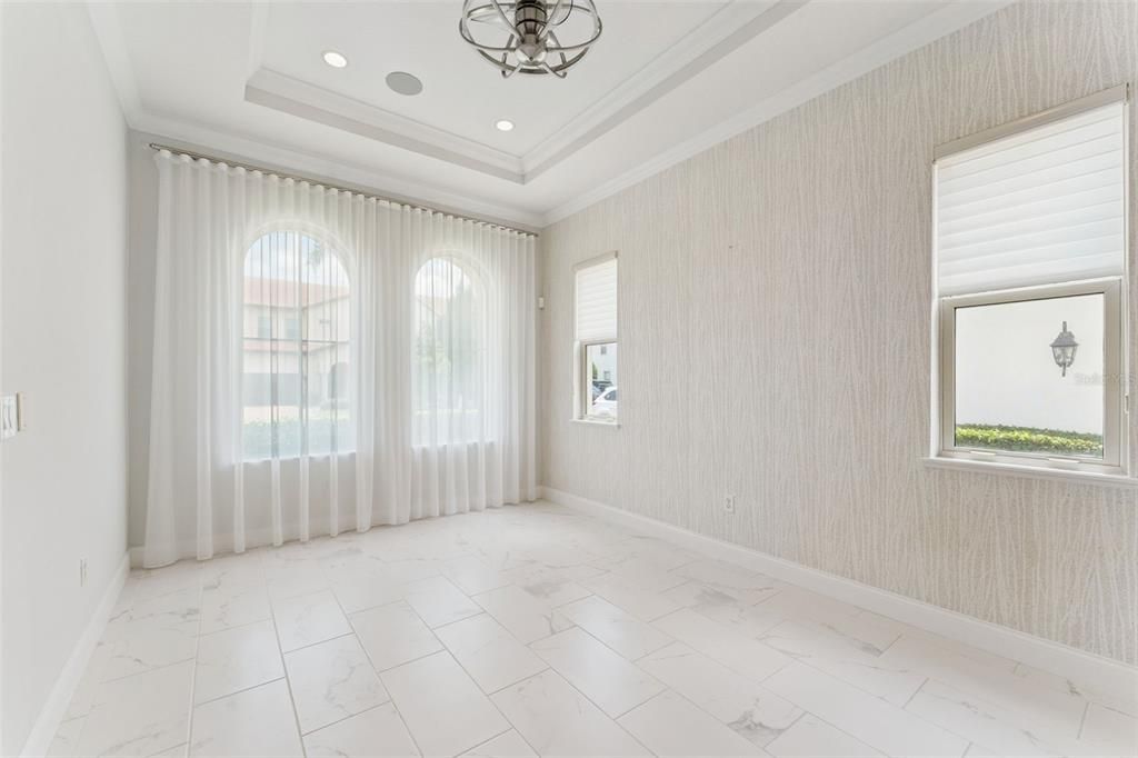 For Sale: $1,750,000 (5 beds, 4 baths, 4039 Square Feet)