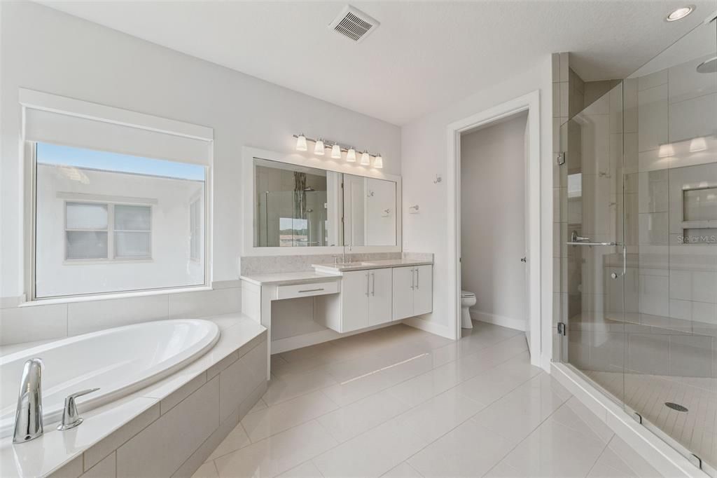 For Sale: $1,750,000 (5 beds, 4 baths, 4039 Square Feet)