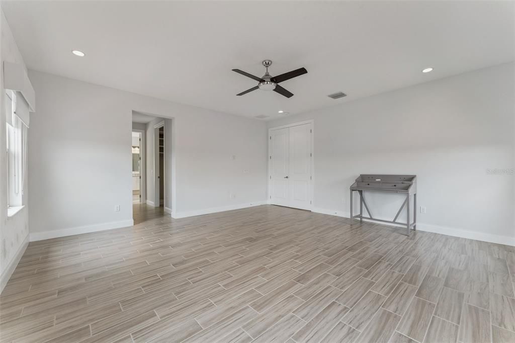 For Sale: $1,750,000 (5 beds, 4 baths, 4039 Square Feet)
