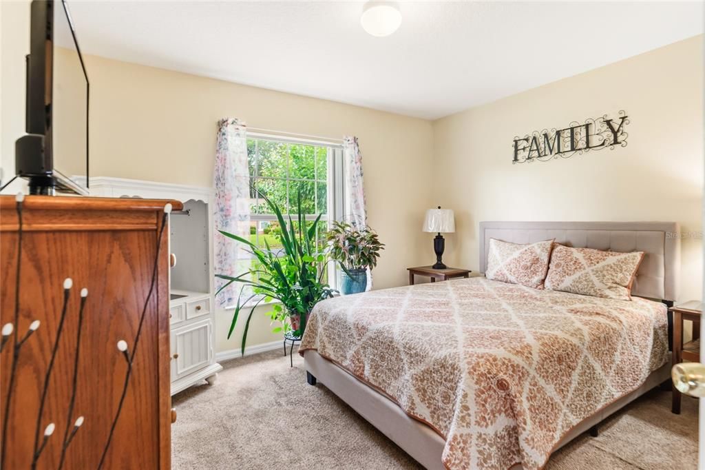 For Sale: $359,900 (4 beds, 2 baths, 2440 Square Feet)