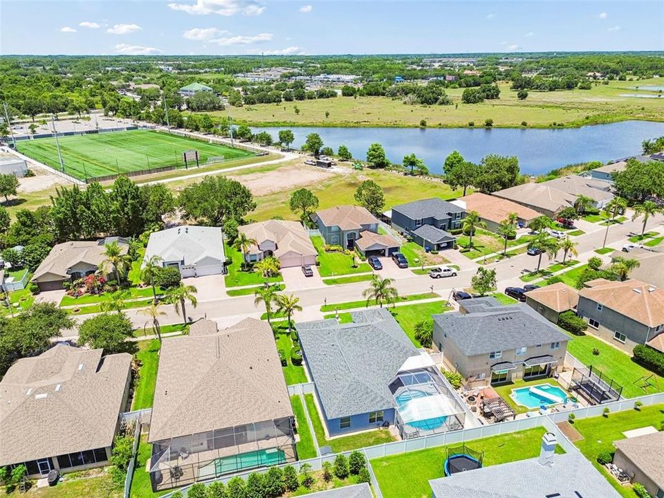 En Venta: $559,000 (5 camas, 3 baños, 2297 Pies cuadrados)