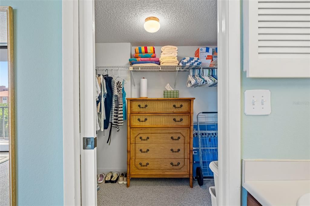 For Sale: $420,000 (2 beds, 2 baths, 1295 Square Feet)