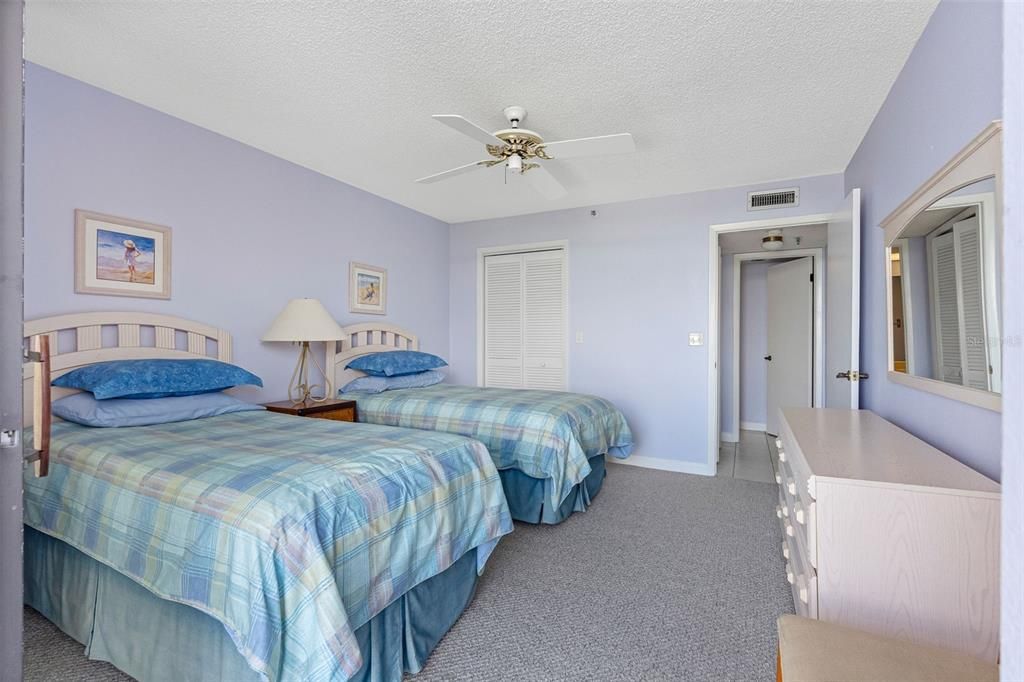 For Sale: $420,000 (2 beds, 2 baths, 1295 Square Feet)