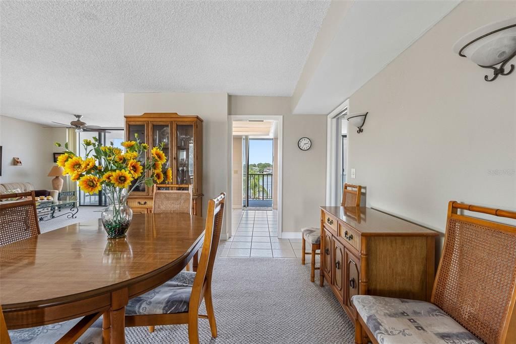 For Sale: $420,000 (2 beds, 2 baths, 1295 Square Feet)