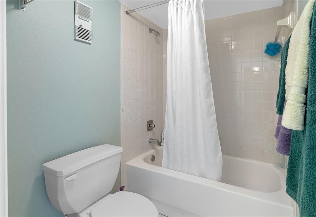 For Sale: $420,000 (2 beds, 2 baths, 1295 Square Feet)