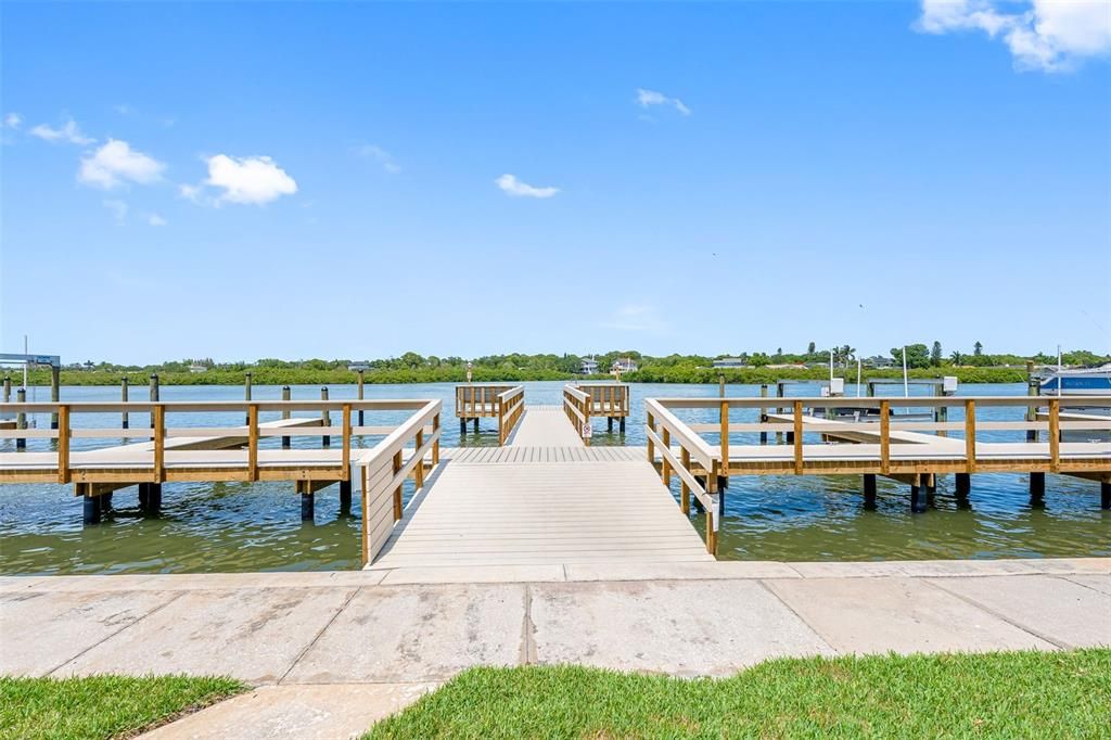 For Sale: $420,000 (2 beds, 2 baths, 1295 Square Feet)