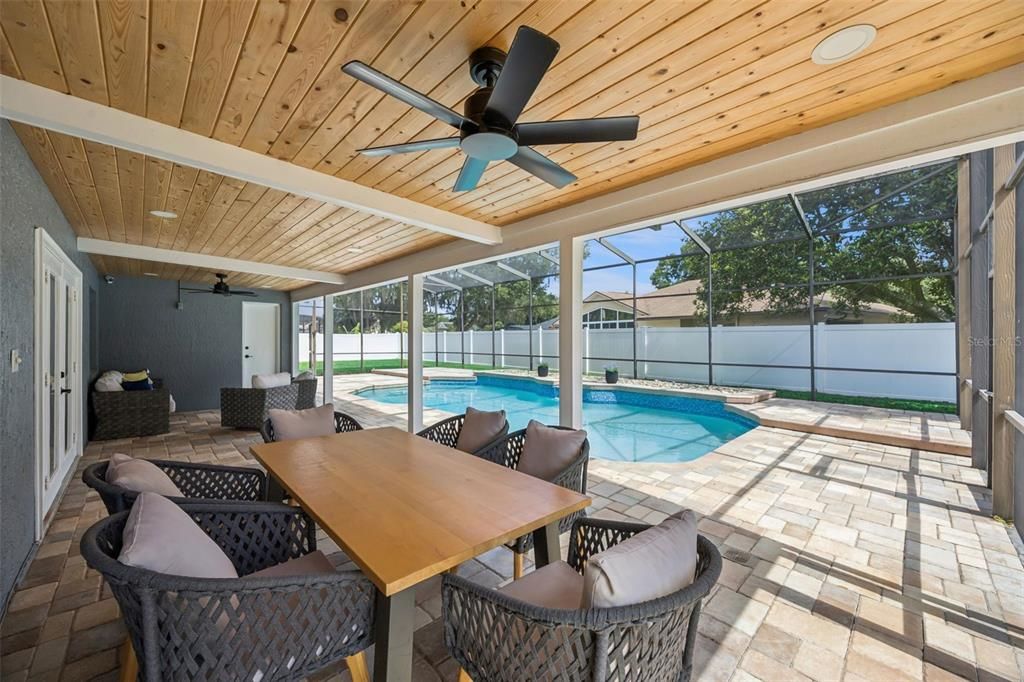 Activo con contrato: $750,000 (4 camas, 2 baños, 3217 Pies cuadrados)