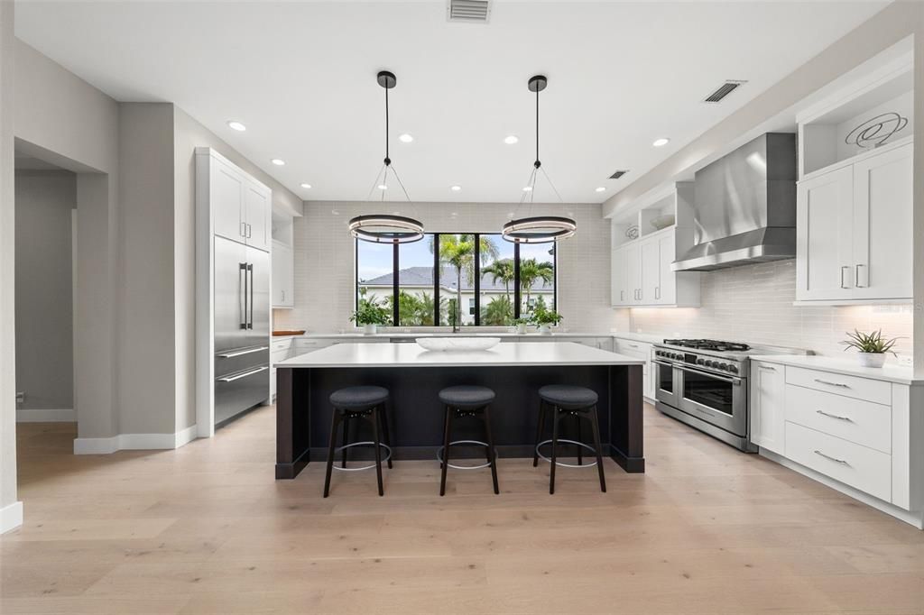 For Sale: $3,395,000 (3 beds, 3 baths, 4017 Square Feet)