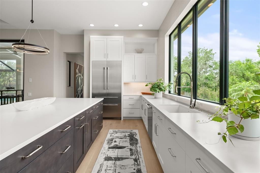 For Sale: $3,395,000 (3 beds, 3 baths, 4017 Square Feet)