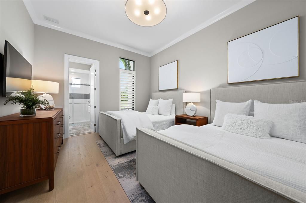 For Sale: $3,395,000 (3 beds, 3 baths, 4017 Square Feet)