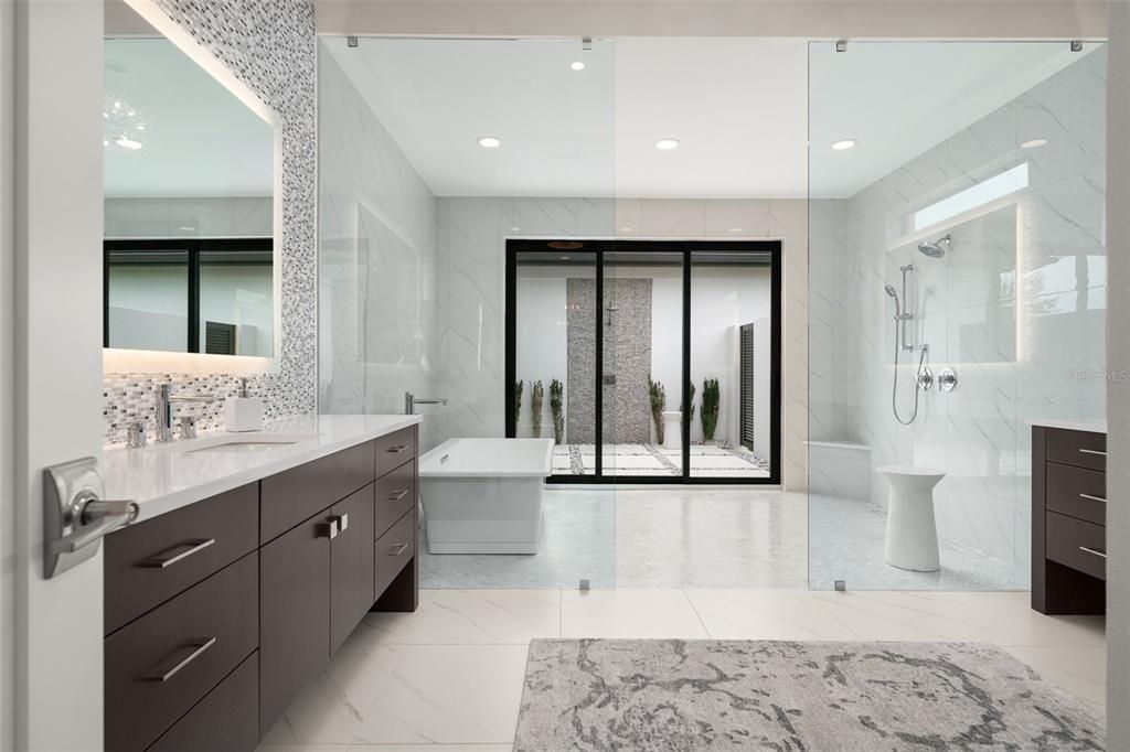 For Sale: $3,395,000 (3 beds, 3 baths, 4017 Square Feet)