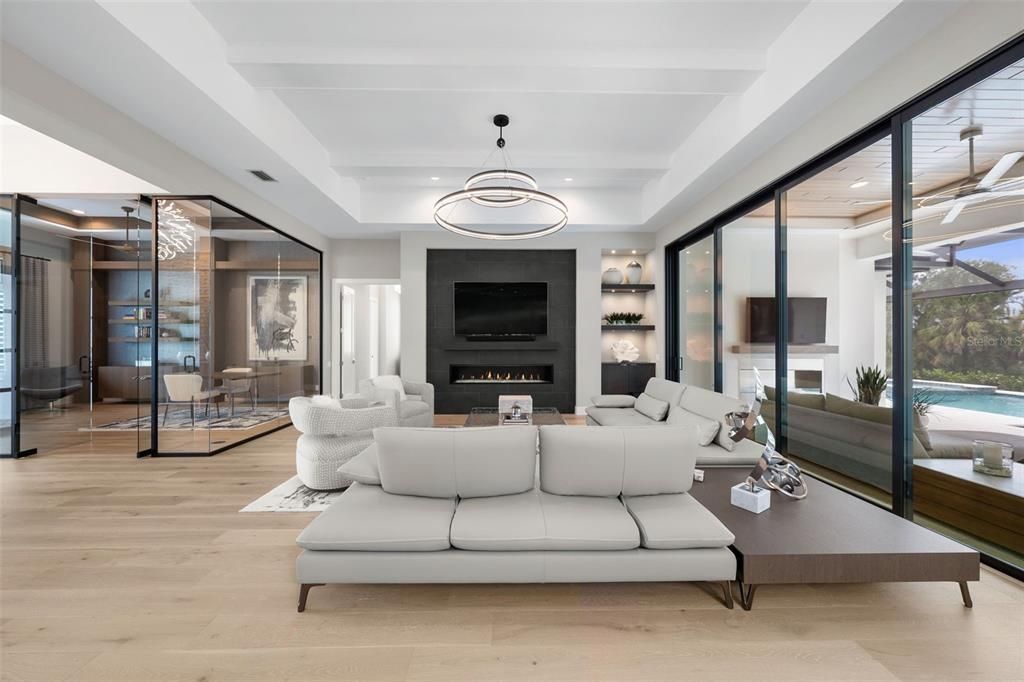 For Sale: $3,395,000 (3 beds, 3 baths, 4017 Square Feet)