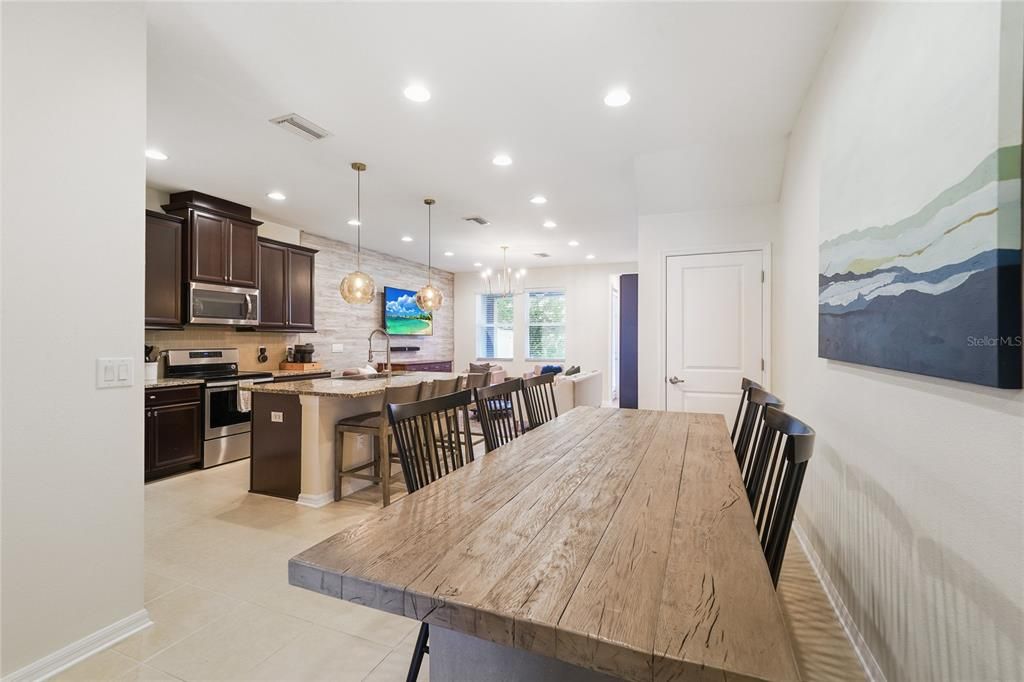 Activo con contrato: $349,990 (3 camas, 2 baños, 1626 Pies cuadrados)