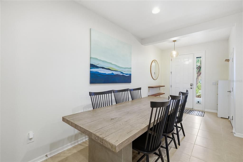Activo con contrato: $349,990 (3 camas, 2 baños, 1626 Pies cuadrados)