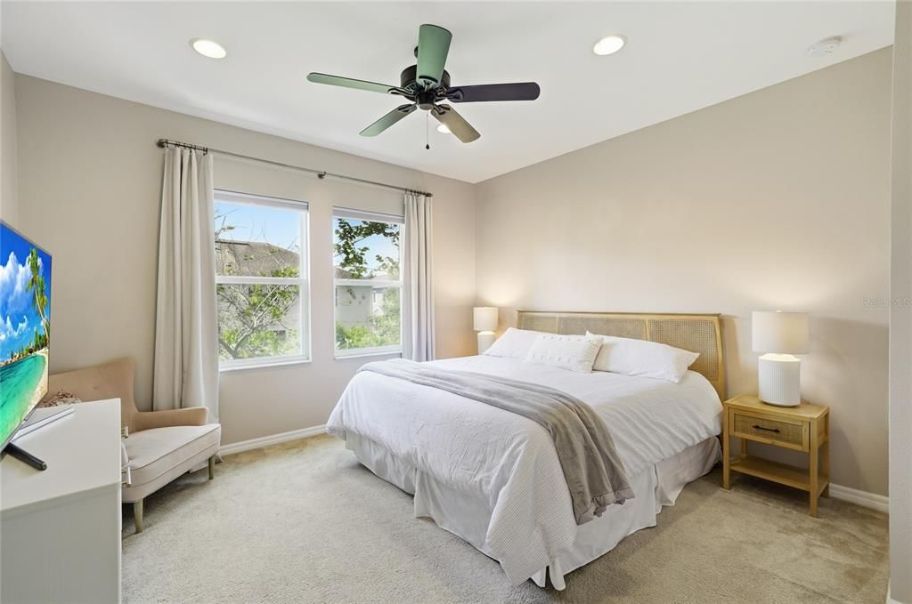 Activo con contrato: $349,990 (3 camas, 2 baños, 1626 Pies cuadrados)