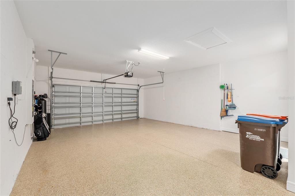 For Sale: $604,000 (2 beds, 2 baths, 2049 Square Feet)