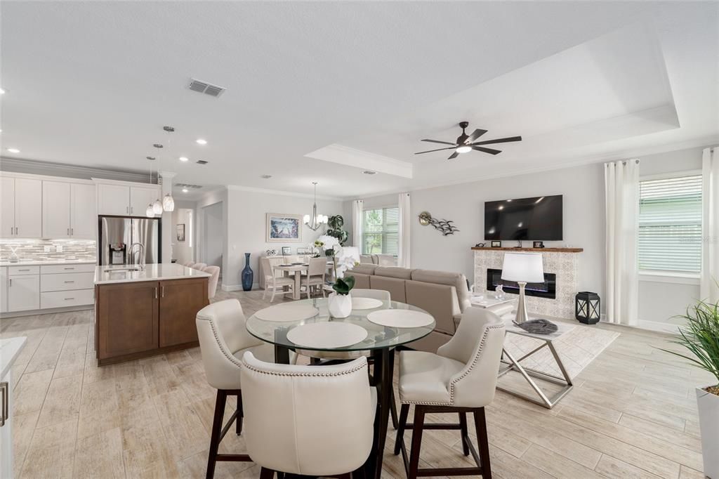 For Sale: $604,000 (2 beds, 2 baths, 2049 Square Feet)