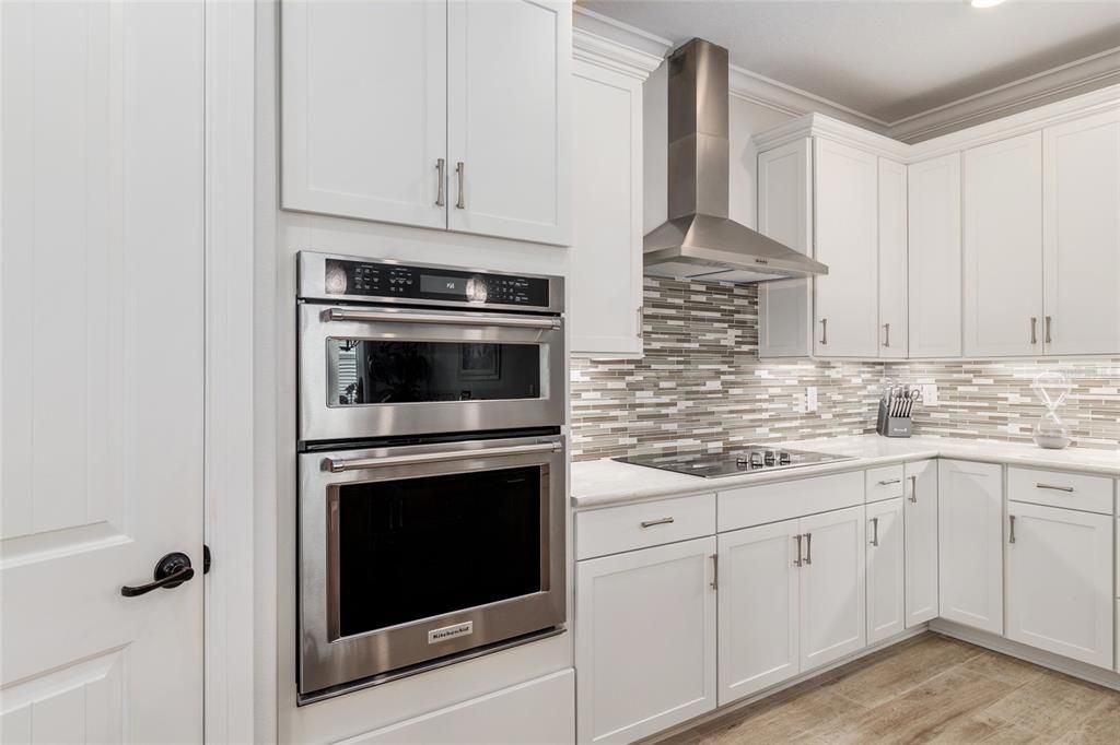 For Sale: $604,000 (2 beds, 2 baths, 2049 Square Feet)