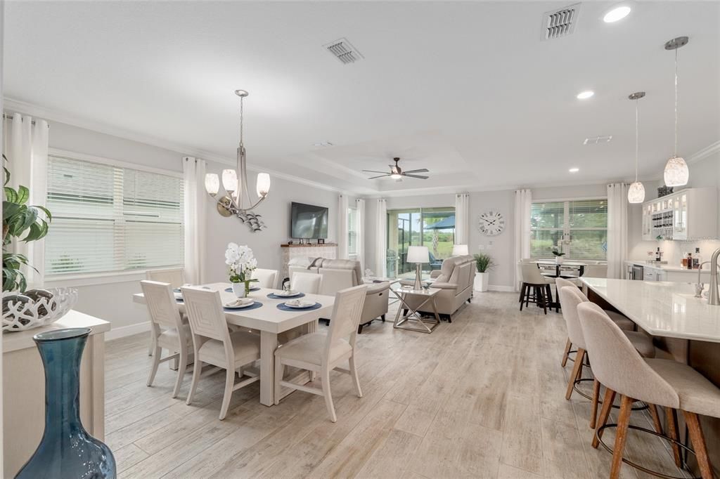 For Sale: $604,000 (2 beds, 2 baths, 2049 Square Feet)