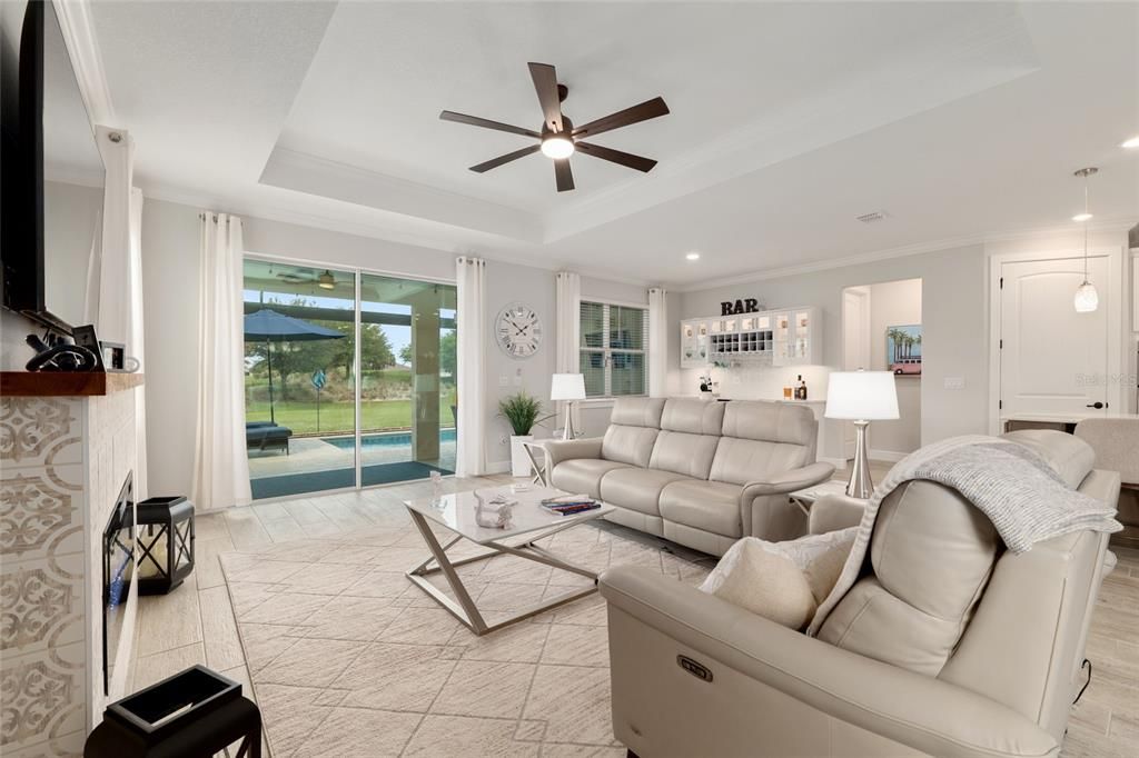 For Sale: $604,000 (2 beds, 2 baths, 2049 Square Feet)