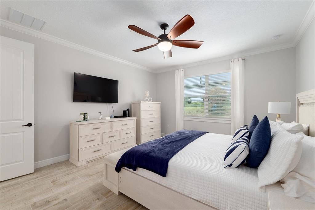 For Sale: $604,000 (2 beds, 2 baths, 2049 Square Feet)