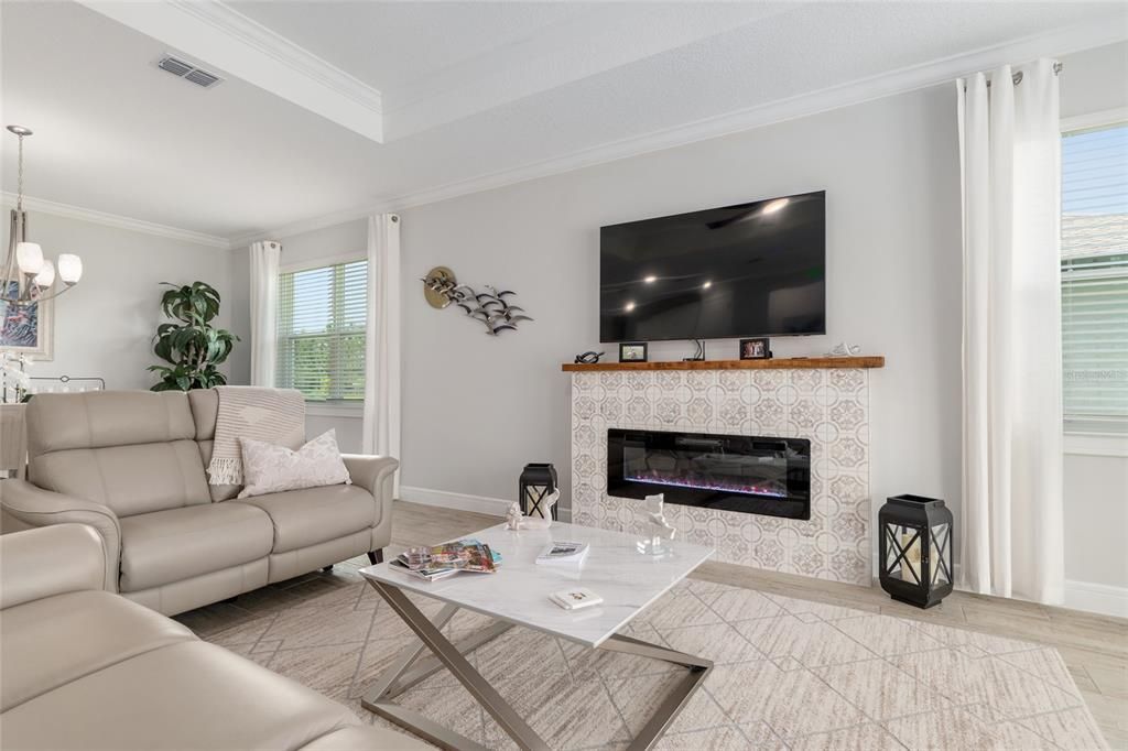 For Sale: $604,000 (2 beds, 2 baths, 2049 Square Feet)