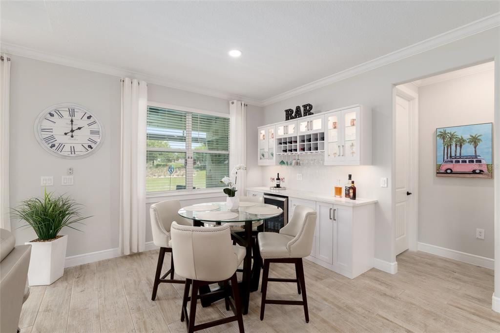 For Sale: $604,000 (2 beds, 2 baths, 2049 Square Feet)