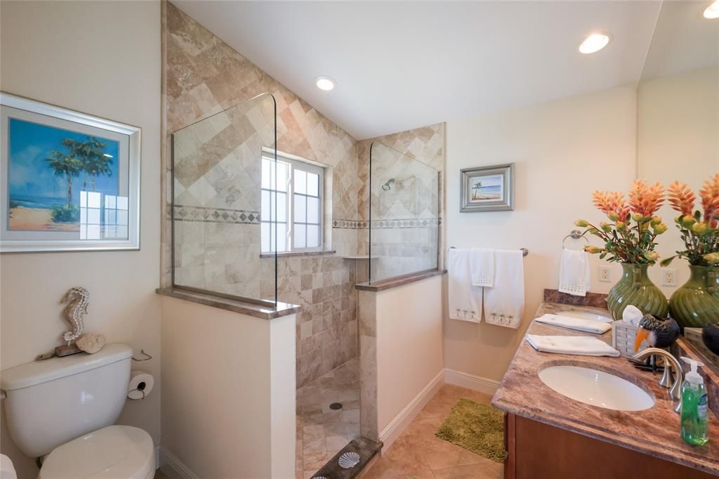 For Sale: $1,900,000 (4 beds, 3 baths, 2566 Square Feet)
