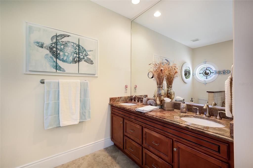 For Sale: $1,900,000 (4 beds, 3 baths, 2566 Square Feet)