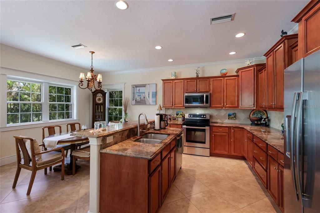 For Sale: $1,900,000 (4 beds, 3 baths, 2566 Square Feet)