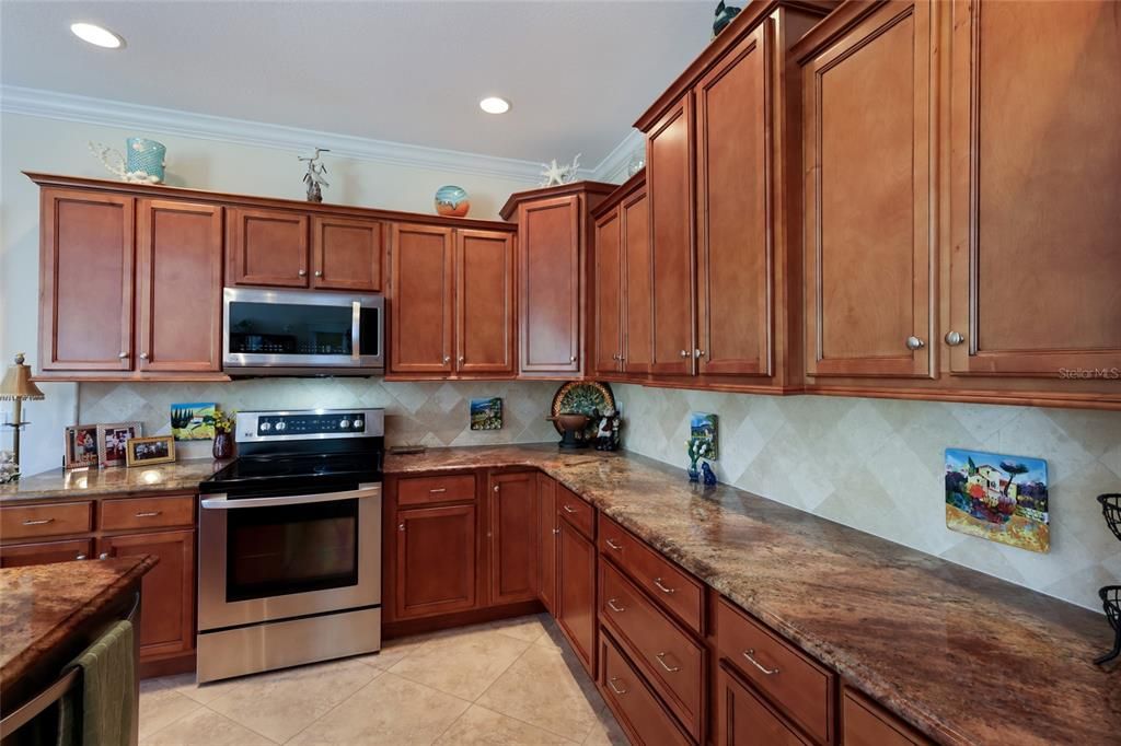 For Sale: $1,900,000 (4 beds, 3 baths, 2566 Square Feet)