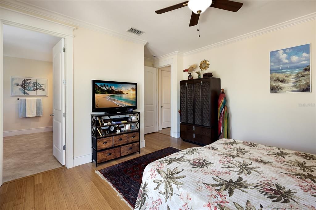 For Sale: $1,900,000 (4 beds, 3 baths, 2566 Square Feet)