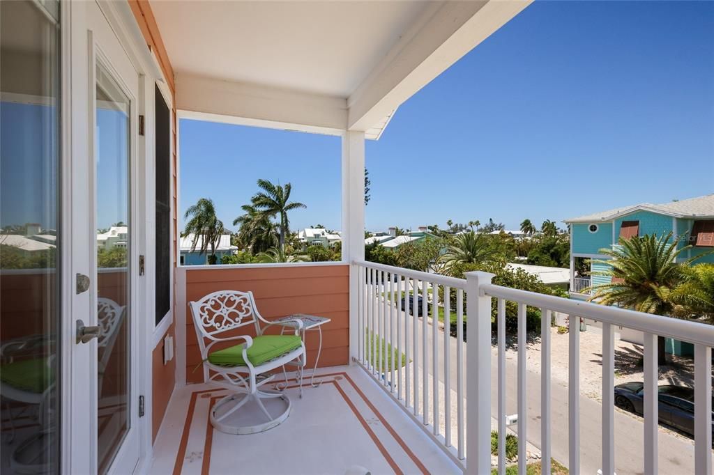 For Sale: $1,900,000 (4 beds, 3 baths, 2566 Square Feet)