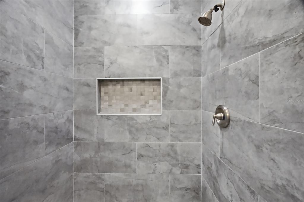 На продажу: $699,000 (6 спален, 3 ванн, 3117 Квадратных фут)