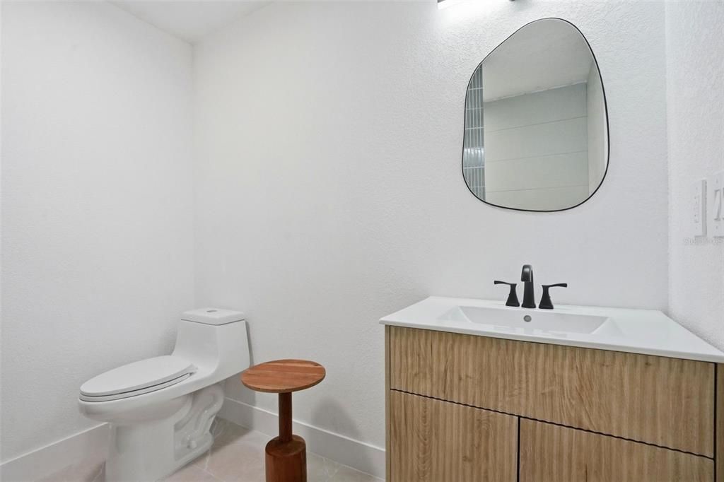 En Venta: $379,000 (4 camas, 3 baños, 2200 Pies cuadrados)