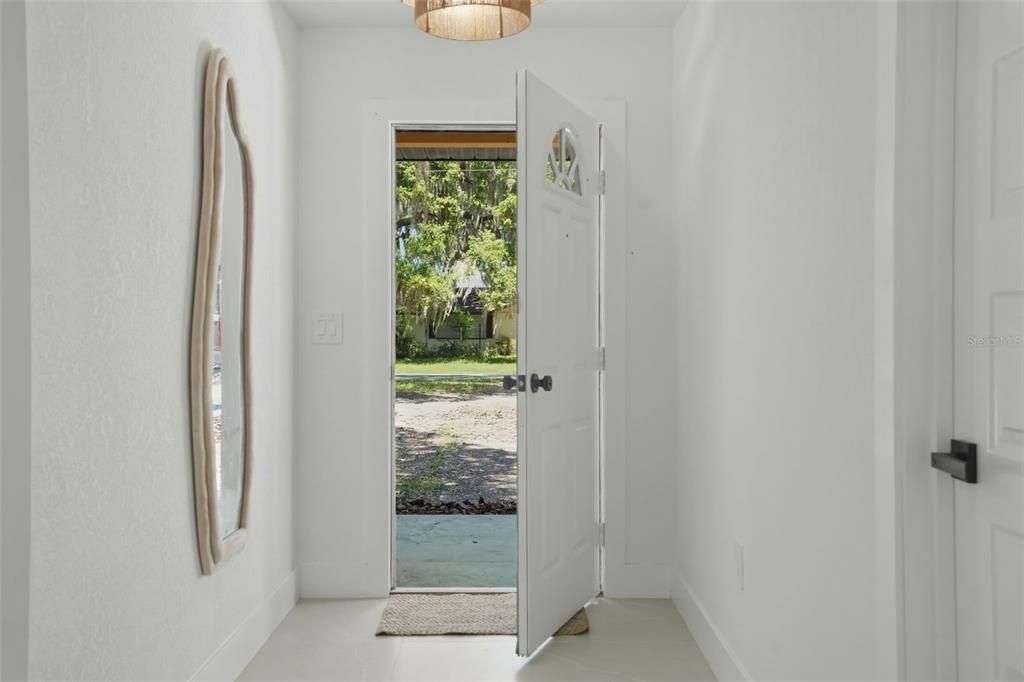 En Venta: $379,000 (4 camas, 3 baños, 2200 Pies cuadrados)