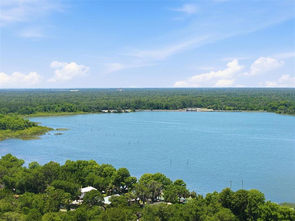 En Venta: $379,000 (4 camas, 3 baños, 2200 Pies cuadrados)