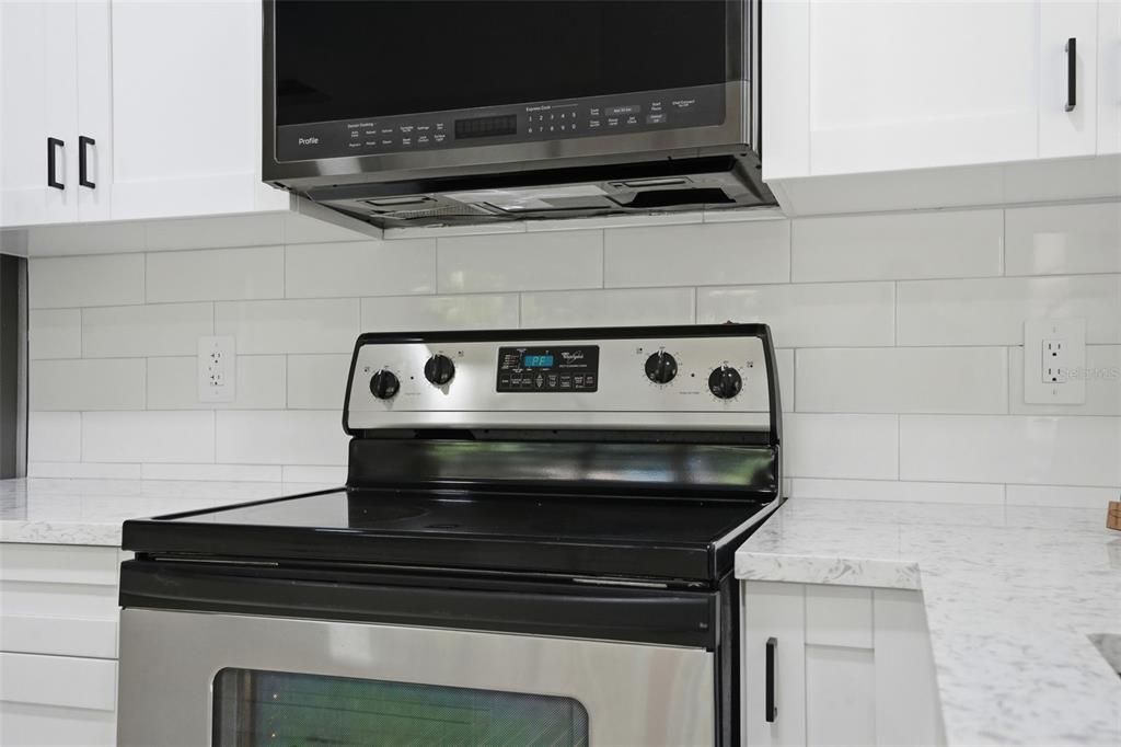 En Venta: $379,000 (4 camas, 3 baños, 2200 Pies cuadrados)