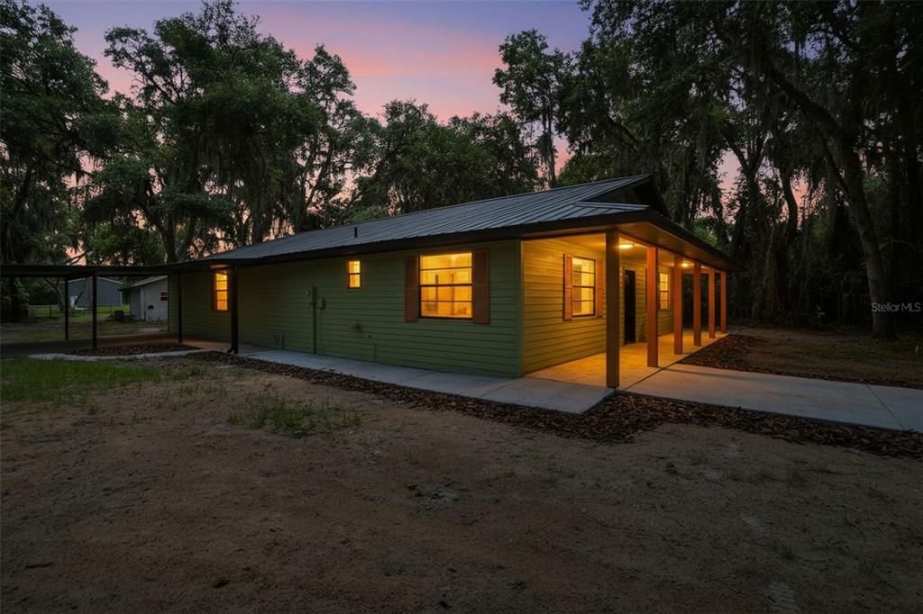En Venta: $379,000 (4 camas, 3 baños, 2200 Pies cuadrados)