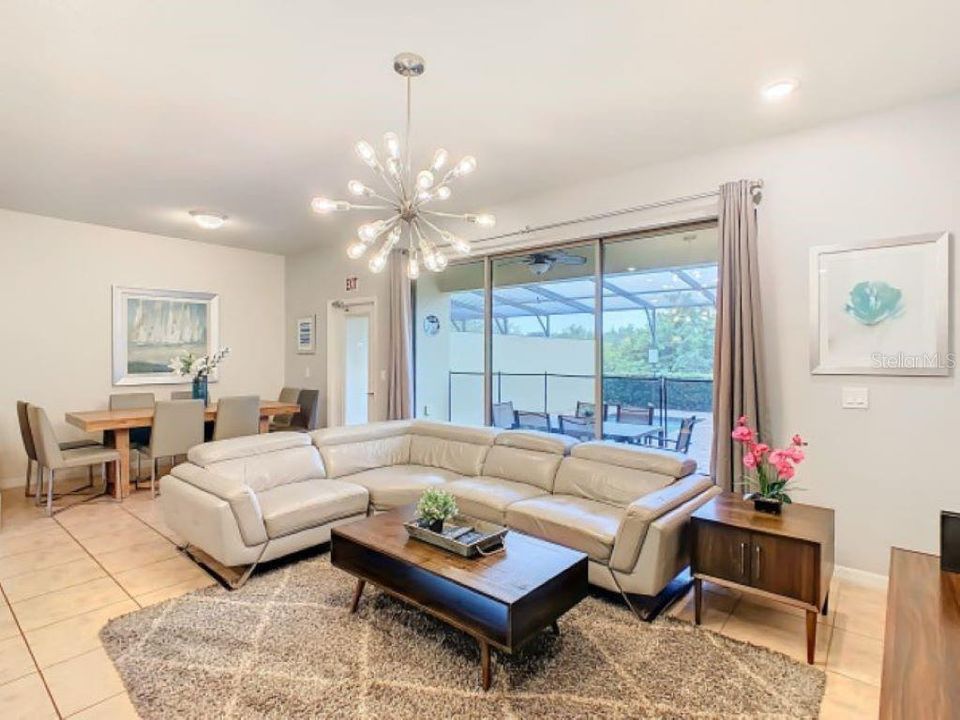 For Sale: $375,000 (5 beds, 4 baths, 2076 Square Feet)