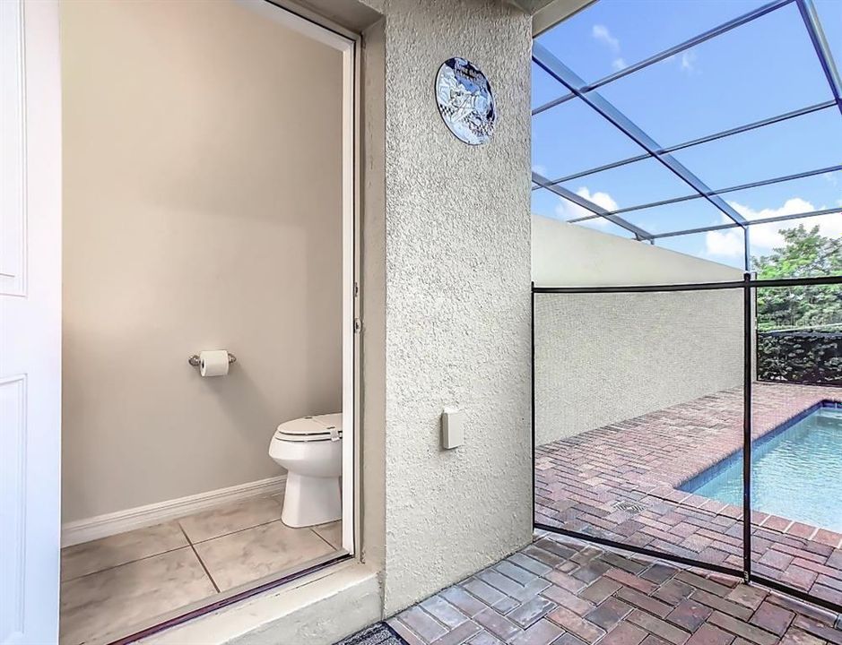 For Sale: $375,000 (5 beds, 4 baths, 2076 Square Feet)