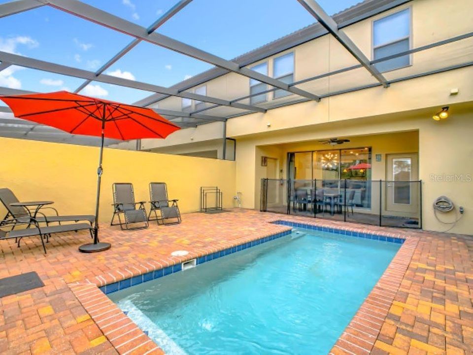 For Sale: $375,000 (5 beds, 4 baths, 2076 Square Feet)