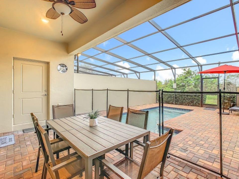 For Sale: $375,000 (5 beds, 4 baths, 2076 Square Feet)