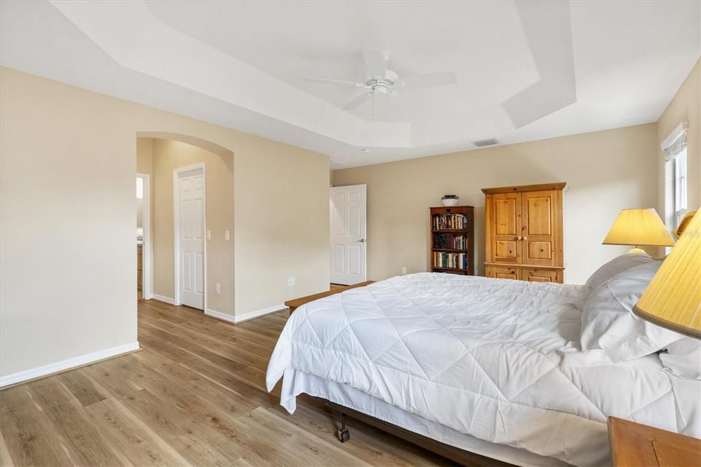 For Sale: $384,000 (3 beds, 2 baths, 2078 Square Feet)