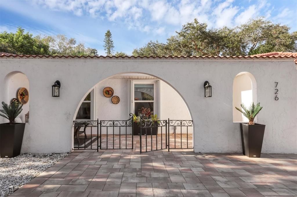 For Rent: $5,525 (3 beds, 2 baths, 1822 Square Feet)
