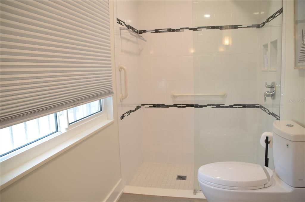 For Rent: $5,525 (3 beds, 2 baths, 1822 Square Feet)