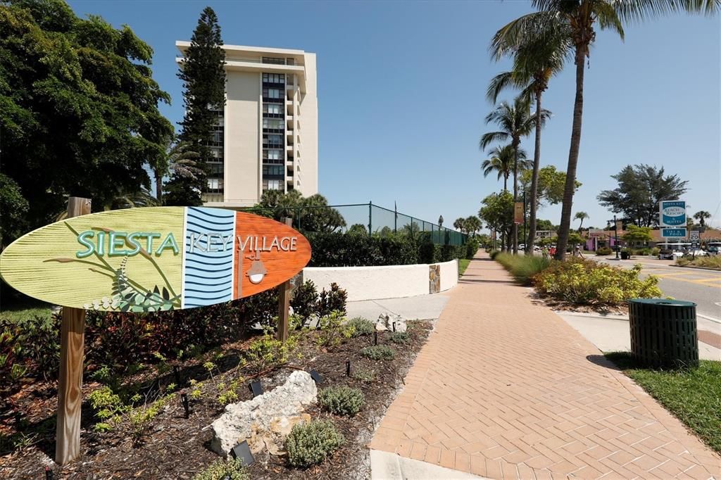 For Rent: $5,525 (3 beds, 2 baths, 1822 Square Feet)