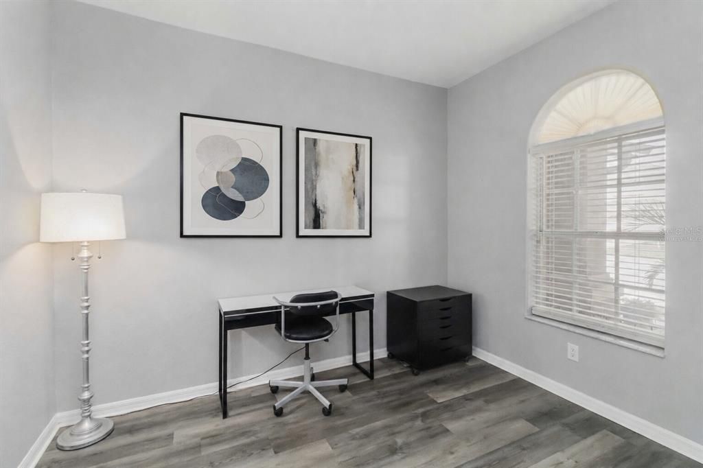 Activo con contrato: $365,000 (3 camas, 2 baños, 2114 Pies cuadrados)